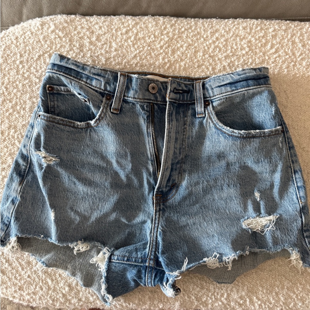 Abercrombie Curve Love the Mom high rise denim short in medium wash